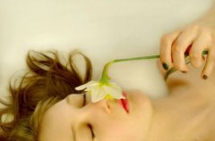 女性白癜风怎么治疗